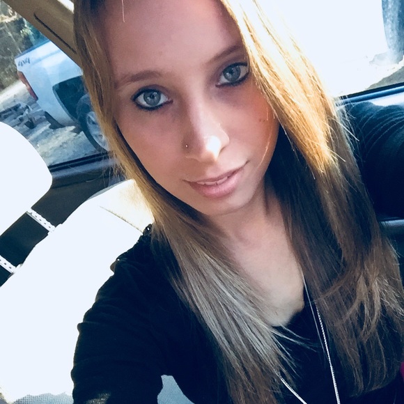 Meet your Posher, Brittany - Picture 2 of 15